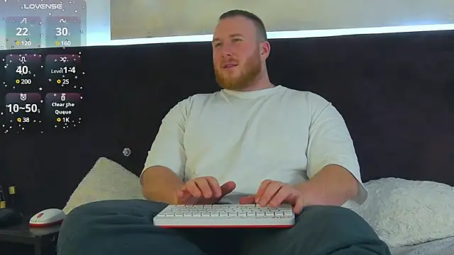 Snapshot of RoddyStill chatting on 01-14-25, 06:17 RoddyStill online show from 01-14-25, 06:17