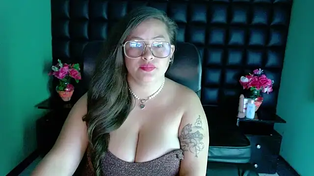 SaraThomso online show from 12-05-24, 05:59