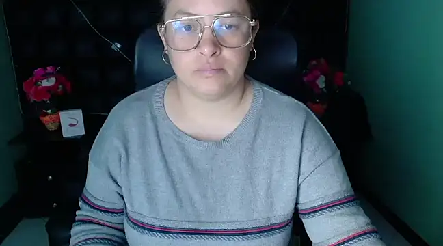 SaraThomso online show from 12-28-24, 02:54