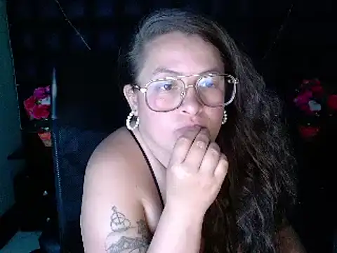 SaraThomso online show from 12-29-24, 09:06