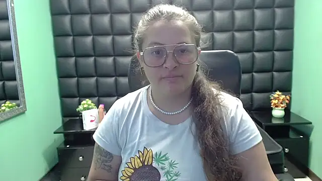 SaraThomso online show from 02-02-25, 01:30