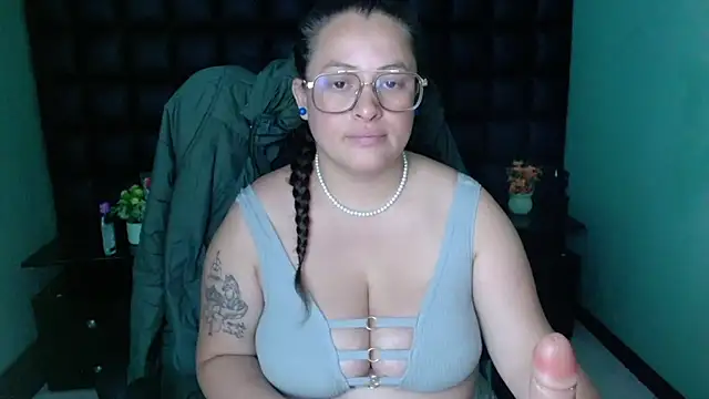 SaraThomso online show from 02-21-25, 09:13