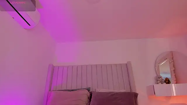 Shelynna azzul online show from 02-21-26, 08:10