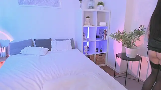 Snapshot of Sasha_Miro chatting on 01-10-25, 05:05 Sasha Miro online show from 01-10-25, 05:05