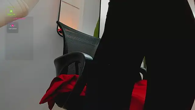 Snapshot of Whitney_Svonn chatting on 01-01-25, 03:35 Whitney Svonn online show from 01-01-25, 03:35