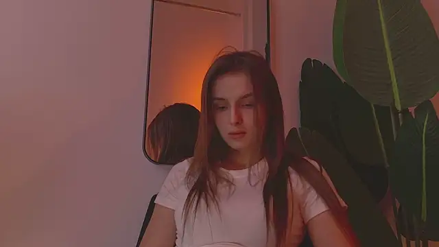 Snapshot of Whitney_Svonn chatting on 03-22-25, 07:20 Whitney Svonn online show from 03-22-25, 07:20