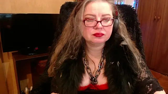 Miss Tress online show from 12-27-24, 02:47