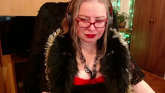 Miss Tress online show from 12-30-24, 07:00