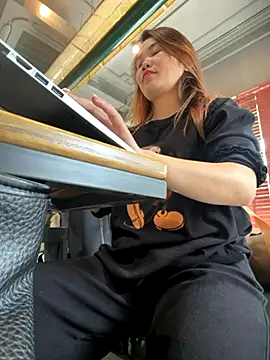 Emily 9xx online show from 11-21-25, 03:49