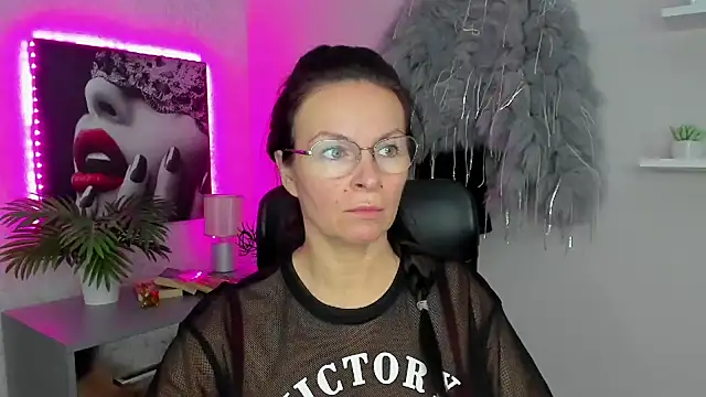 HelenLuxx online show from 02-03-25, 06:45