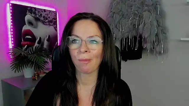 HelenLuxx online show from 03-12-25, 10:16