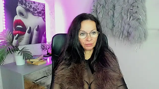 HelenLuxx online show from 10-07-25, 07:05