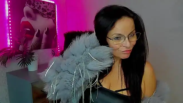 HelenLuxx online show from 11-13-25, 07:13