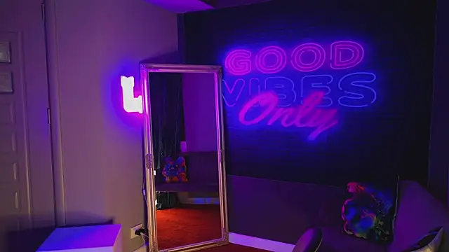 AriaVoss online show from 12-29-24, 11:29