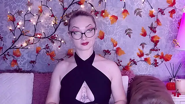 EllianaReese online show from 10-17-25, 02:26