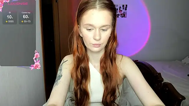 Snapshot of EmilySoul chatting on 12-02-25, 09:21 EmilySoul online show from 12-02-25, 09:21