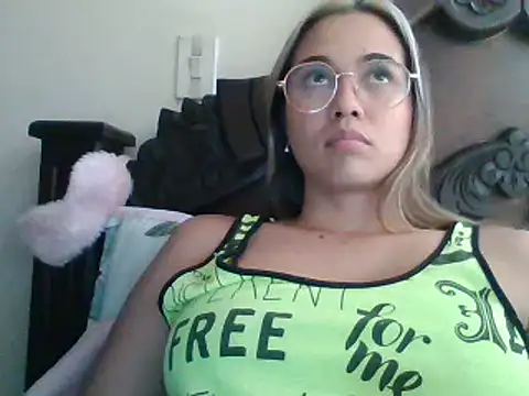 trianabell online show from 01-15-25, 07:44