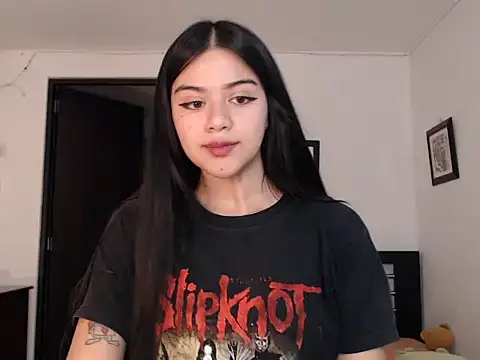 Snapshot of angelbeat_ chatting on 01-12-25, 12:49 angelbeat  online show from 01-12-25, 12:49