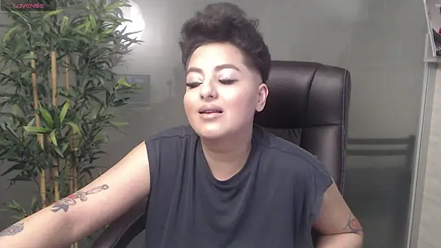 BustyAllyy online show from 01-10-25, 09:42