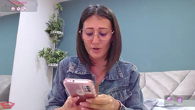 SharisWillian online show from 01-18-25, 01:40