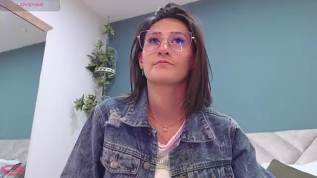 SharisWillian online show from 01-24-25, 03:43