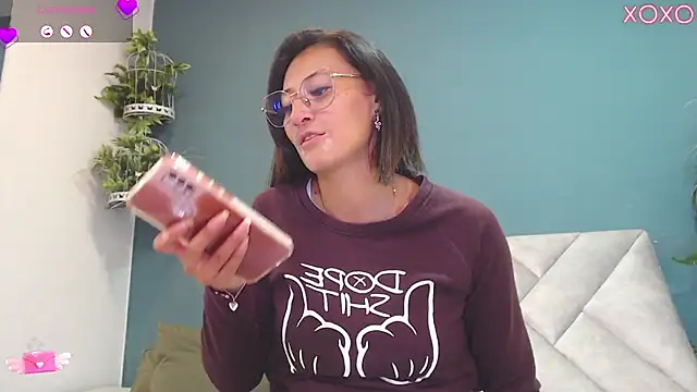 SharisWillian online show from 10-30-25, 04:14