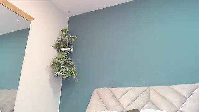 SharisWillian online show from 11-08-25, 03:50