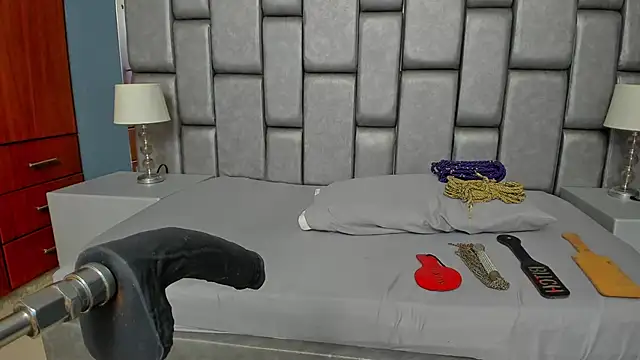 Foxy Assh  online show from 10-22-25, 11:21