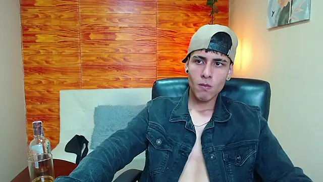 Bastiaan 28 online show from 12-04-24, 06:33