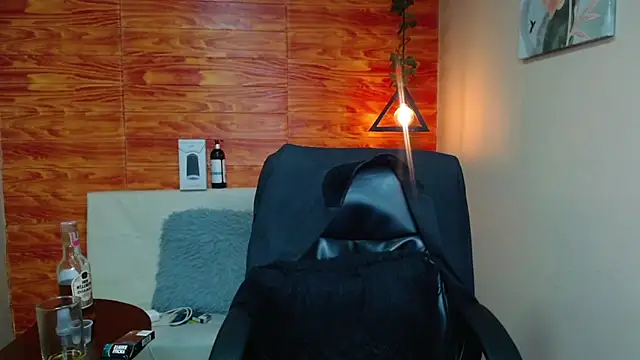 Bastiaan 28 online show from 12-13-24, 06:10