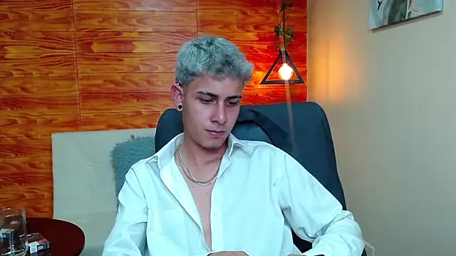 Bastiaan 28 online show from 12-18-24, 02:53