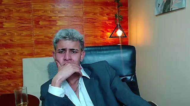 Bastiaan 28 online show from 12-18-24, 09:04