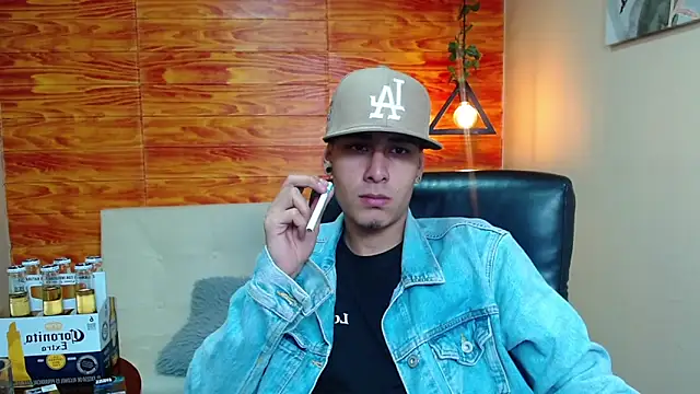 Bastiaan 28 online show from 12-22-24, 03:11