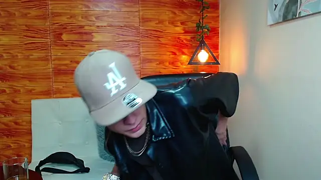 Bastiaan 28 online show from 01-05-25, 08:11