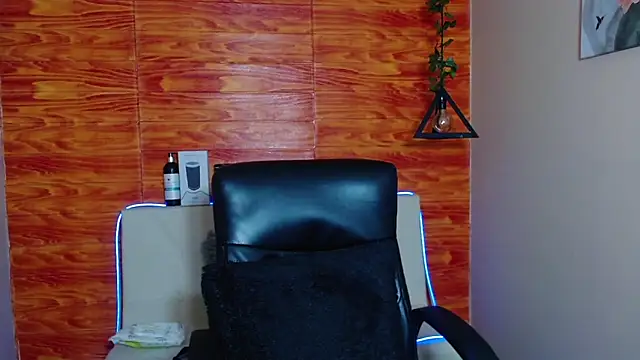 Bastiaan 28 online show from 01-18-25, 03:42