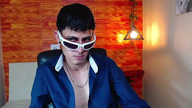 Bastiaan 28 online show from 02-10-25, 01:57