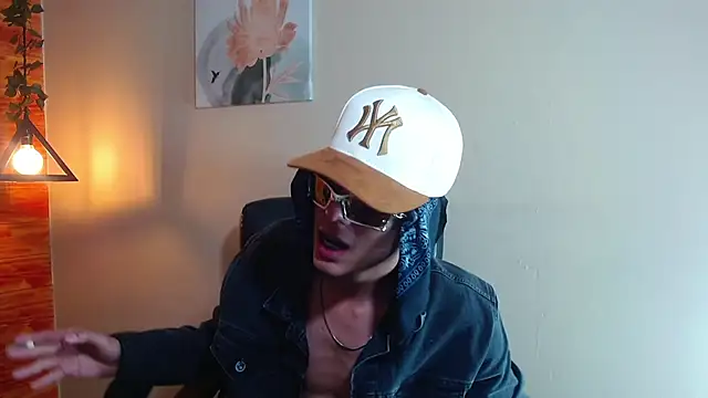 Bastiaan 28 online show from 02-14-25, 07:59