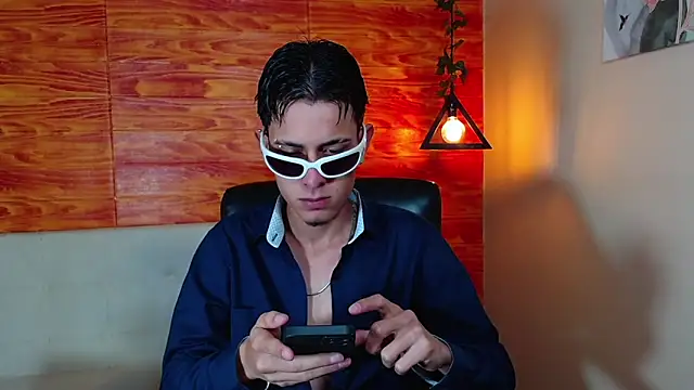 Bastiaan 28 online show from 03-05-25, 02:57