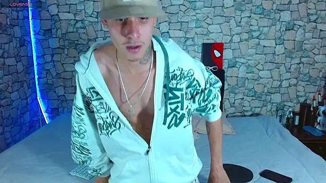 Bastiaan 28 online show from 01-08-26, 11:51