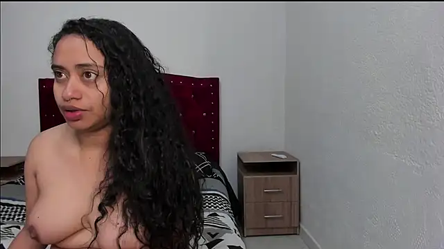 Valentine petite1 online show from 02-07-26, 06:11