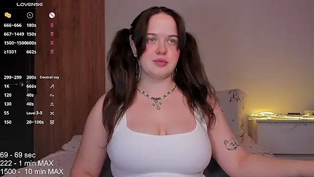 Snapshot of HANNA_MONTANAS chatting on 11-16-25, 06:46 HANNA MONTANAS online show from 11-16-25, 06:46