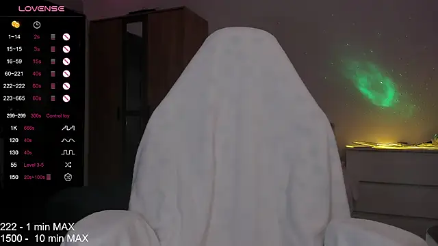 Snapshot of HANNA_MONTANAS chatting on 11-24-25, 05:12 HANNA MONTANAS online show from 11-24-25, 05:12