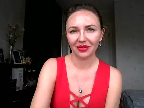 AngelinaLove28 online show from 10-11-25, 08:13