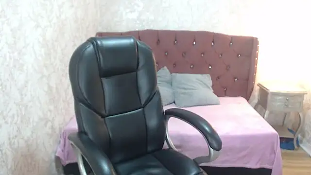 charlottemoonxz online show from 01-08-25, 02:46