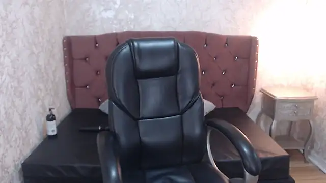 charlottemoonxz online show from 02-24-25, 08:03