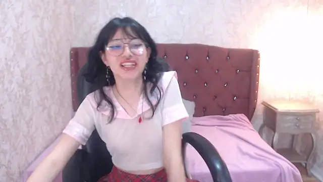 charlottemoonxz online show from 02-26-25, 03:19