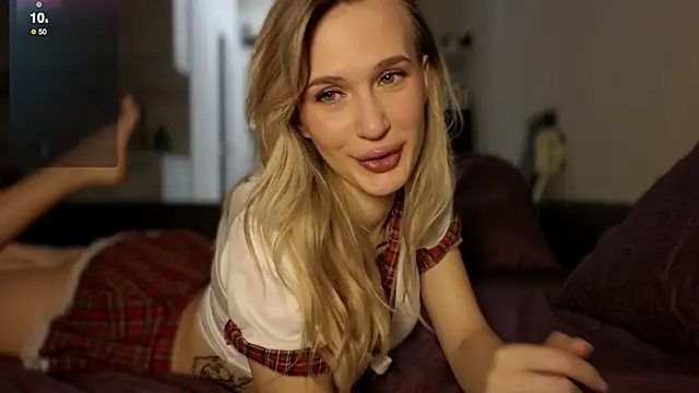 Snapshot of lluna_drug chatting on 11-23-25, 10:59 lluna drug online show from 11-23-25, 10:59