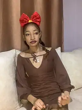 Snapshot of GoddessVee chatting on 12-20-24, 11:58 GoddessVee online show from 12-20-24, 11:58