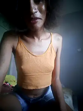 Snapshot of GoddessVee chatting on 10-15-25, 01:11 GoddessVee online show from 10-15-25, 01:11