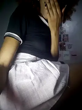 Snapshot of GoddessVee chatting on 10-19-25, 07:36 GoddessVee online show from 10-19-25, 07:36